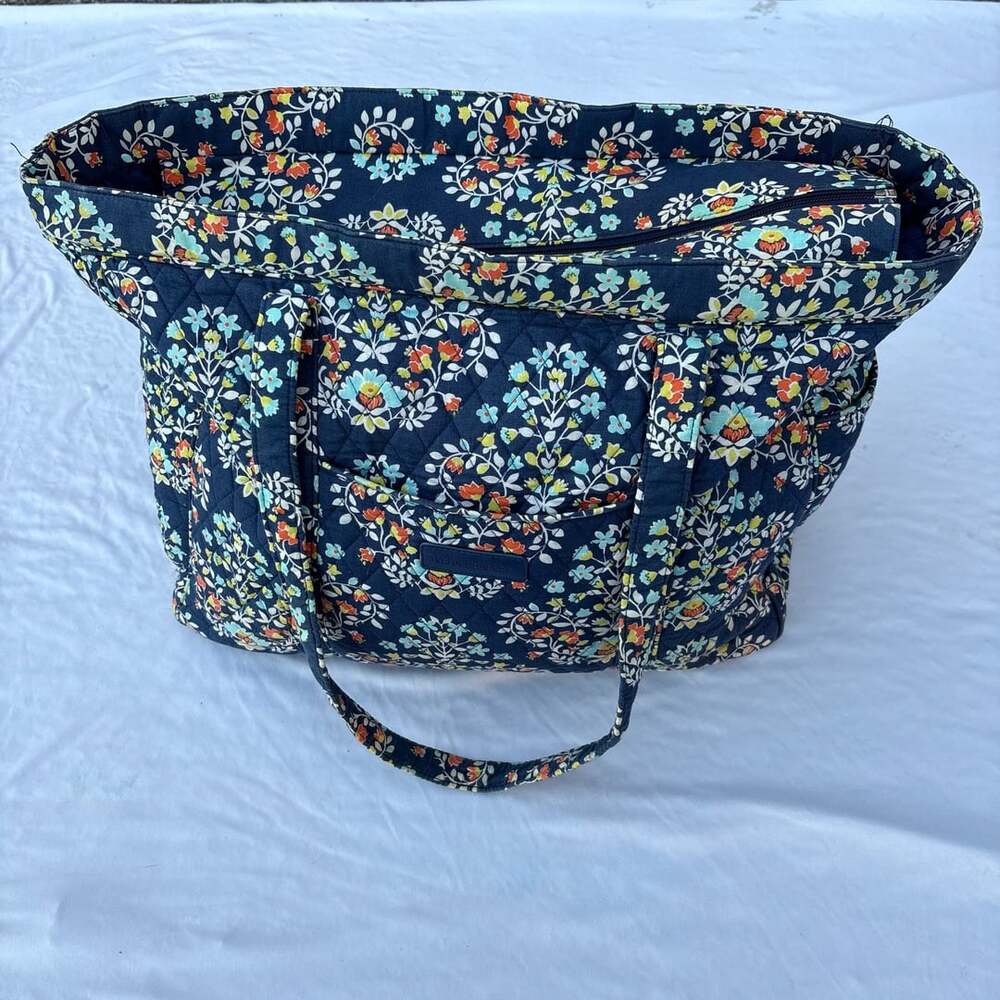 Vera Bradley Large Quilted Tote Bag Navy Blue Floral Multicolor Zip Top